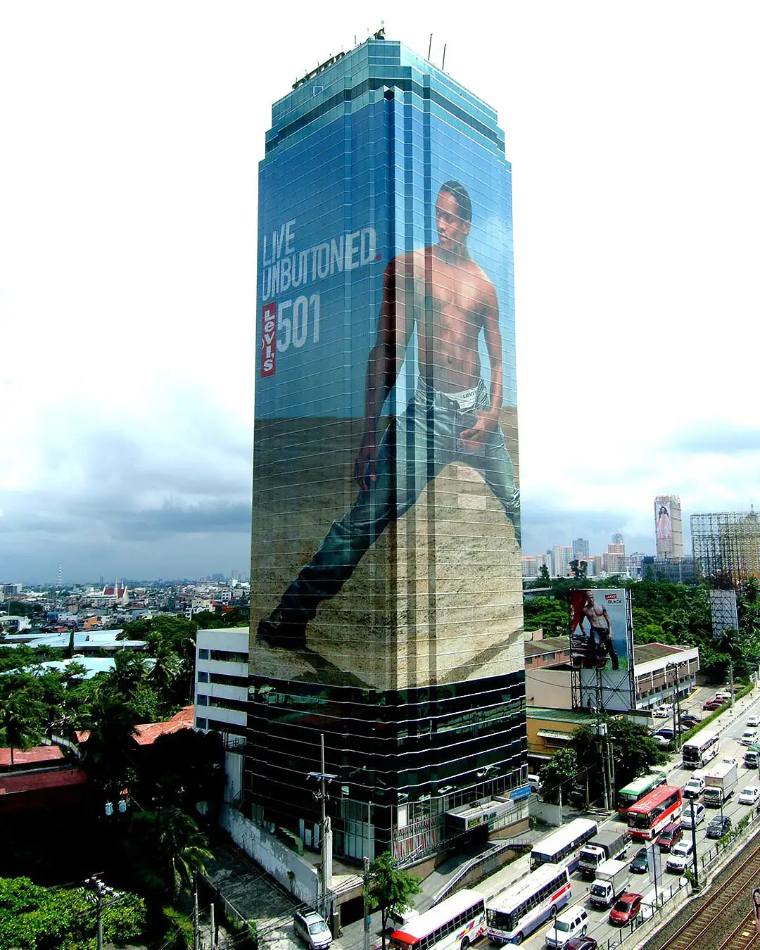 Giant Building Wrap Design & Installation | Dominion Print